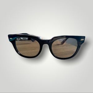 Ray Bay black sunglasses with case